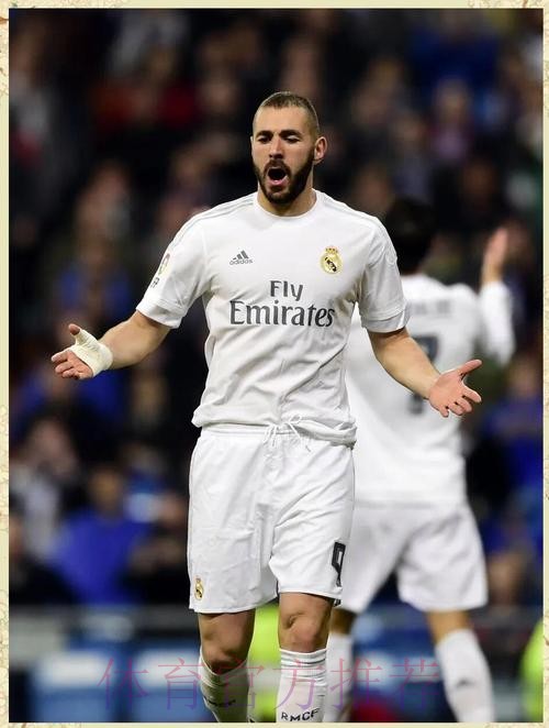 4场比赛6球1助攻 本泽马当选皇马三月份最佳球员 4场比赛6球1助攻 本泽马当选皇马三月份最佳球员