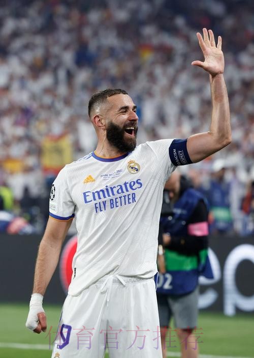 4场比赛6球1助攻 本泽马当选皇马三月份最佳球员 4场比赛6球1助攻 本泽马当选皇马三月份最佳球员